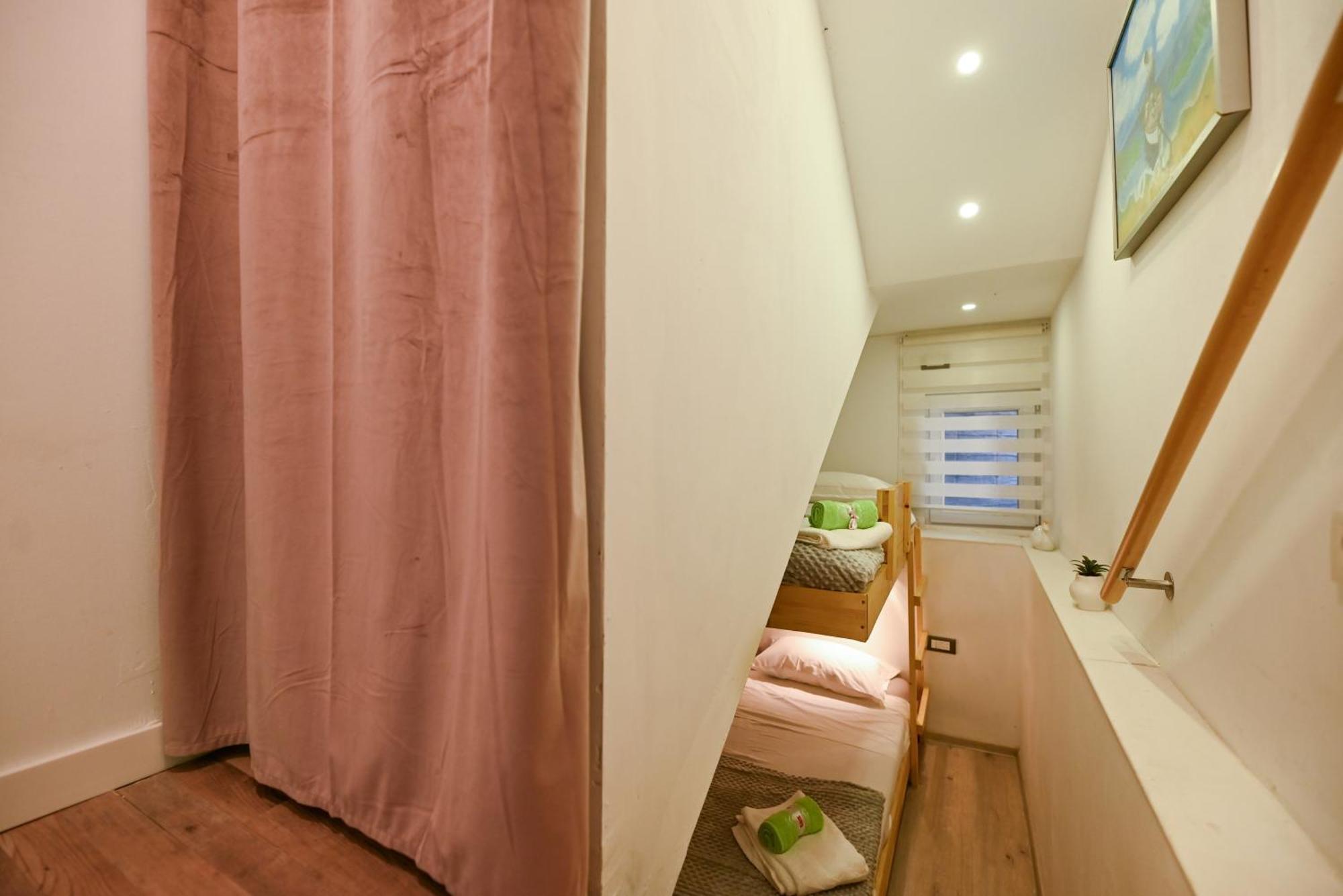 New,Close To The Beach Apartment With Domestic Olive Oil And Wine Trogir Zewnętrze zdjęcie