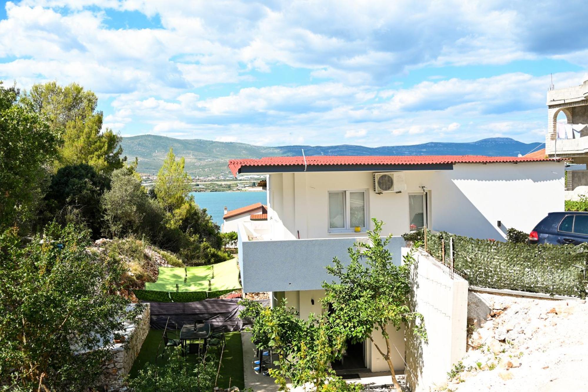 New,Close To The Beach Apartment With Domestic Olive Oil And Wine Trogir Zewnętrze zdjęcie