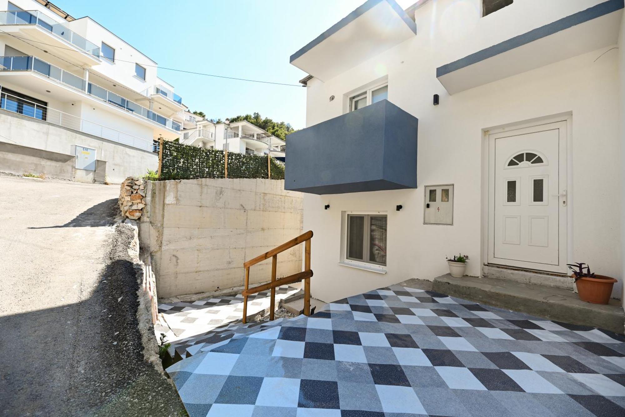 New,Close To The Beach Apartment With Domestic Olive Oil And Wine Trogir Zewnętrze zdjęcie