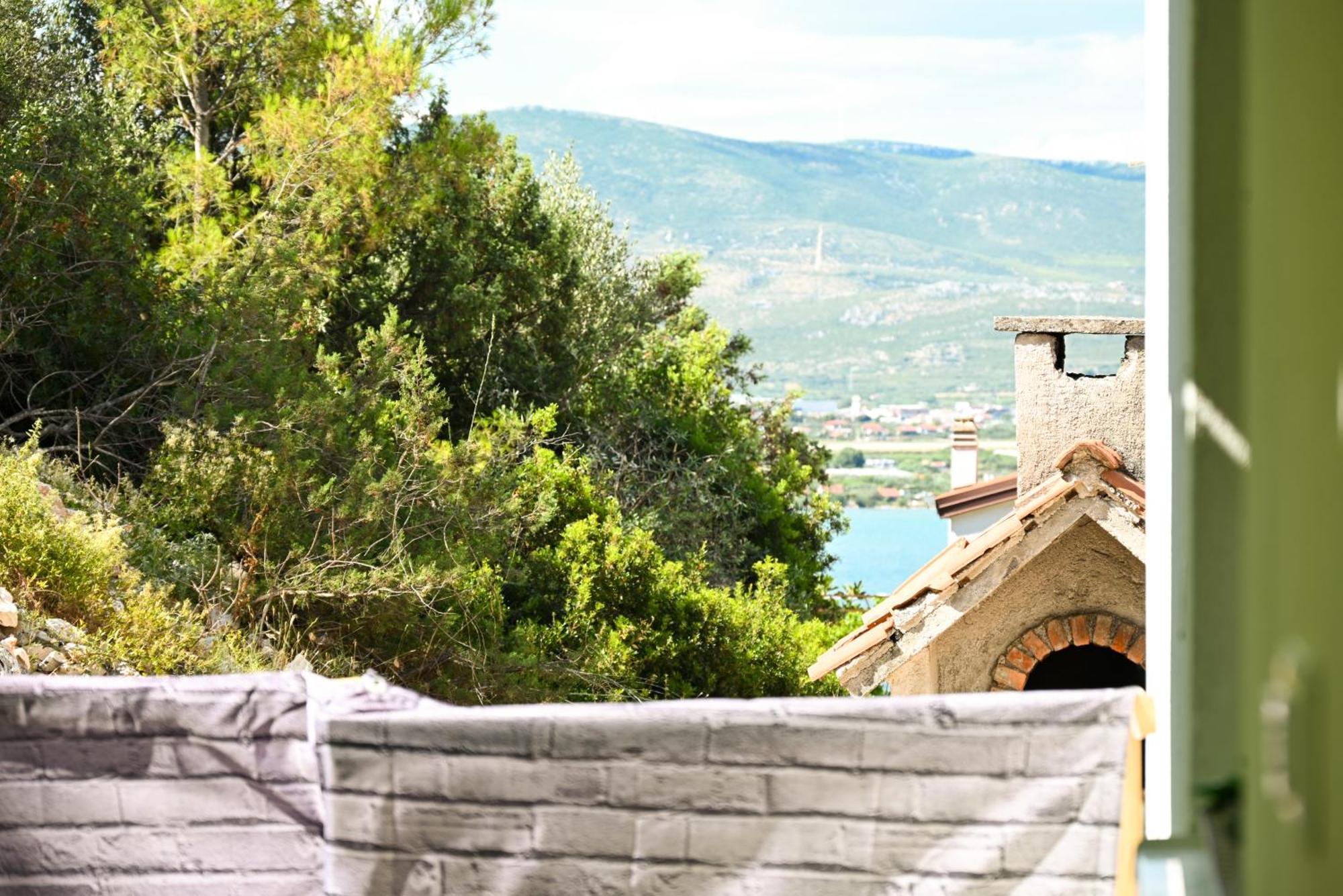 New,Close To The Beach Apartment With Domestic Olive Oil And Wine Trogir Zewnętrze zdjęcie