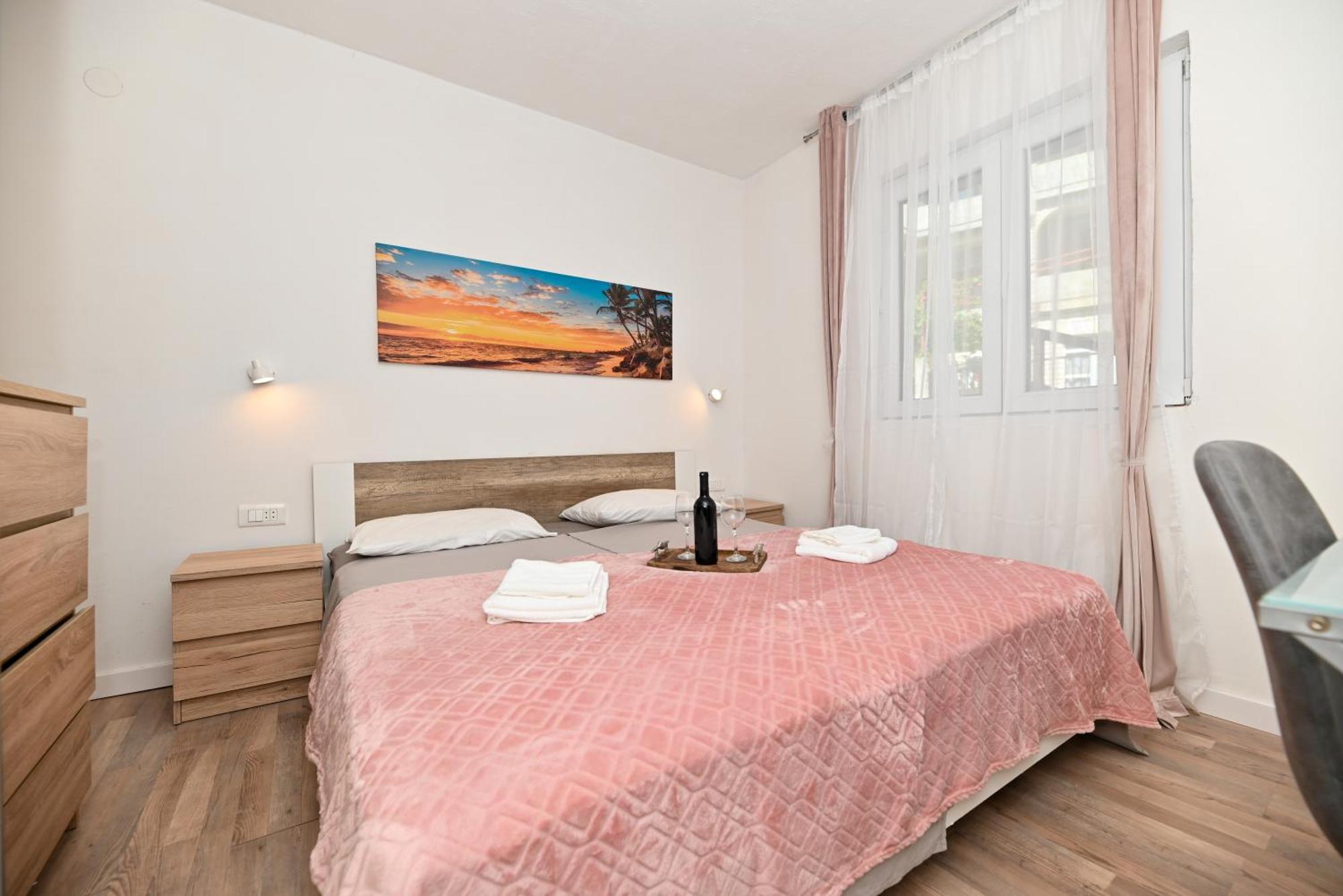 New,Close To The Beach Apartment With Domestic Olive Oil And Wine Trogir Zewnętrze zdjęcie